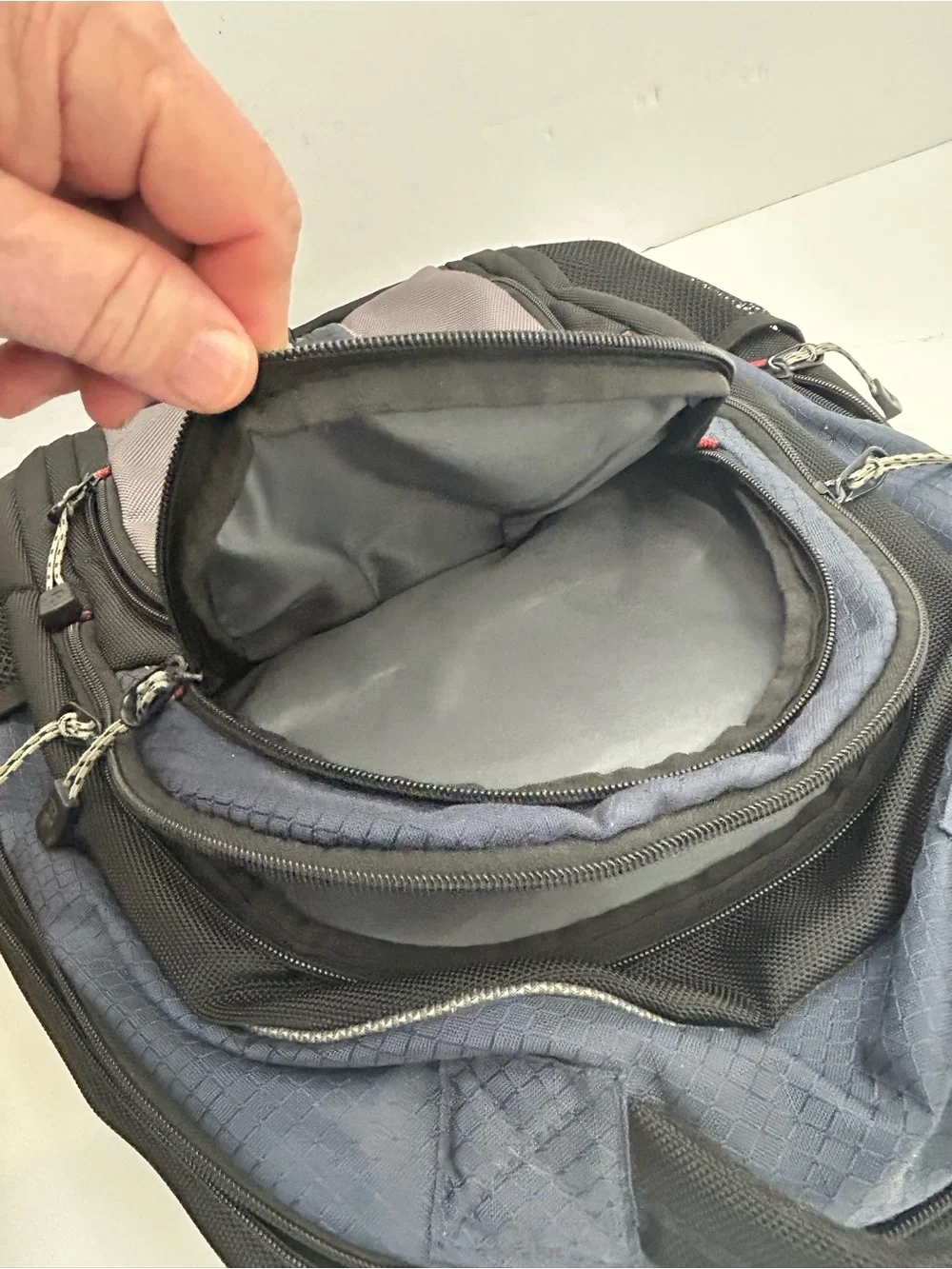 We get Swiss Gear Cobalt 16’’ Laptop Backpack